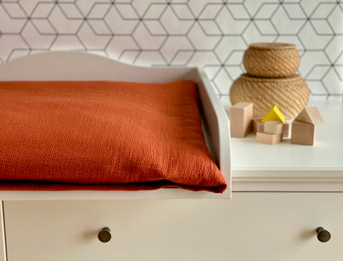 Housse pour matelas à langer double crêpe rouge rouge d'automne