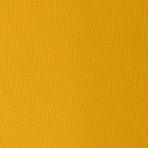 Eine Nahaufnahme von KraftKids Stoff Doppelkrepp Gelb Senf LOB SSS116, die das 100%ige Baumwollgewebe mit einem dezenten Gittermuster und zeitlosem Design zeigt.