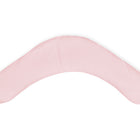 Ein hochwertiges Stillkissen kleine Blätter rosa auf Weiß von KraftKids wird in V-Form und ergonomischer Form auf weißem Hintergrund präsentiert.