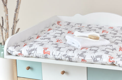 Matelas à langer petits faons gris orange sur blanc