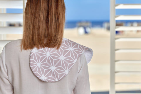 Burp cloth blanc strass sur camée rose