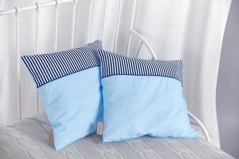 Housse de coussin pois blancs sur bleu clair rayures bleu foncé