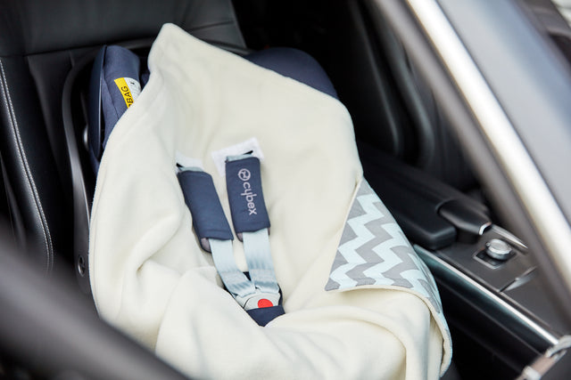 Couverture pour siège auto bébé Winter Chevron gris clair et menthe