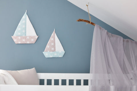 Voilier strass blanc sur camée rose