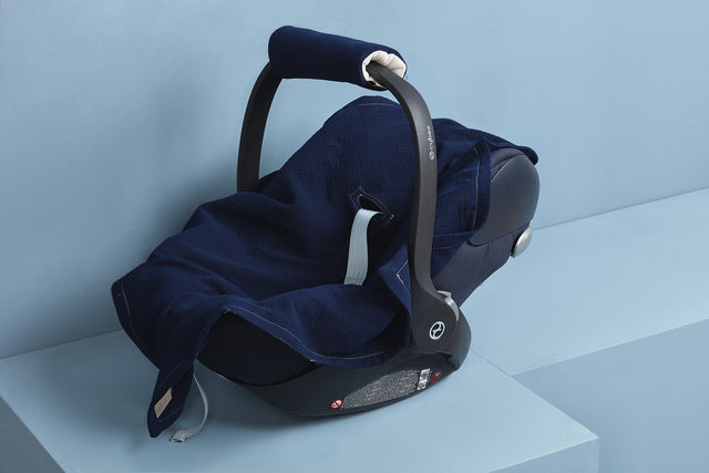 Couverture bébé pour siège bébé mousseline d'été bleu foncé
