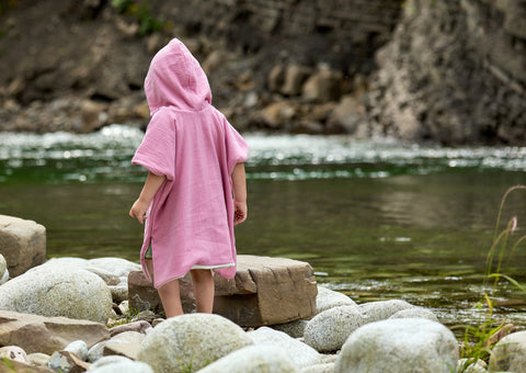 Poncho de bain en mousseline rose