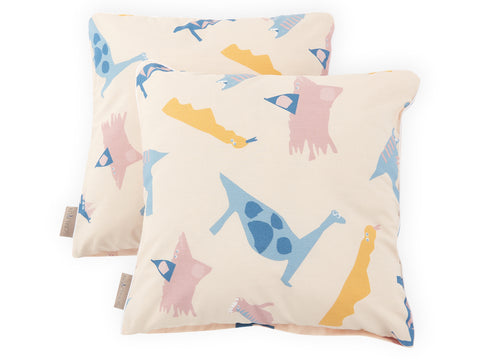 Housse de coussin dinosaure de Zoe sur beige