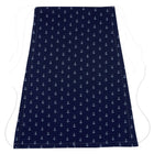 Der KraftKids Sonnensegel Musselin dunkelblau Anker besteht aus marineblauem Musselin mit kleinen weißen Ankern und bietet mit seinem luftdurchlässigen Stoff - ähnlich wie unsere Kinderwagen-Sonnenschirme - hohen Komfort.